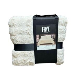 King FRYE Cream Faux Fur Comforter Set Used*
